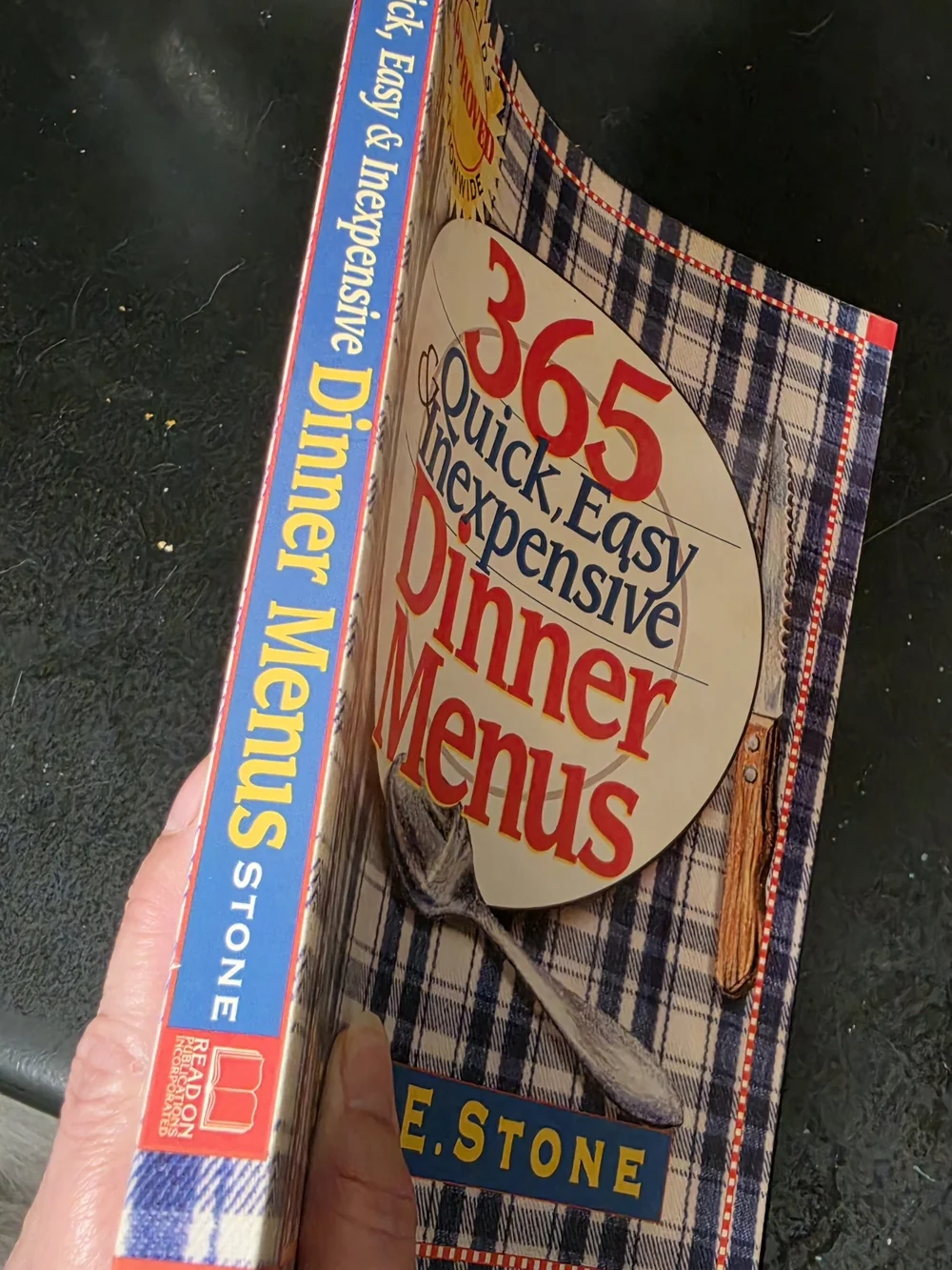 365 Quick, Easy & Inexpensive Dinner Menus - Blue Plaid Soft Cover